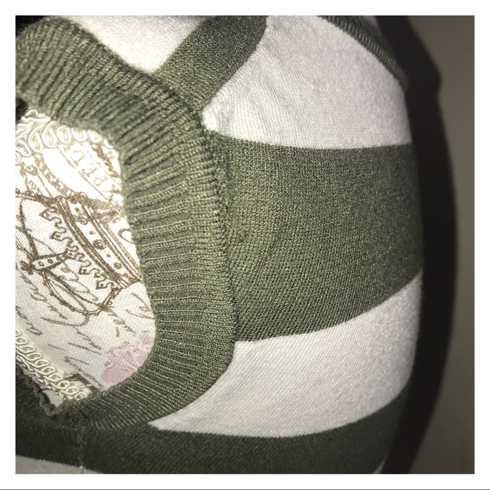 Top - Picture 2 of 4